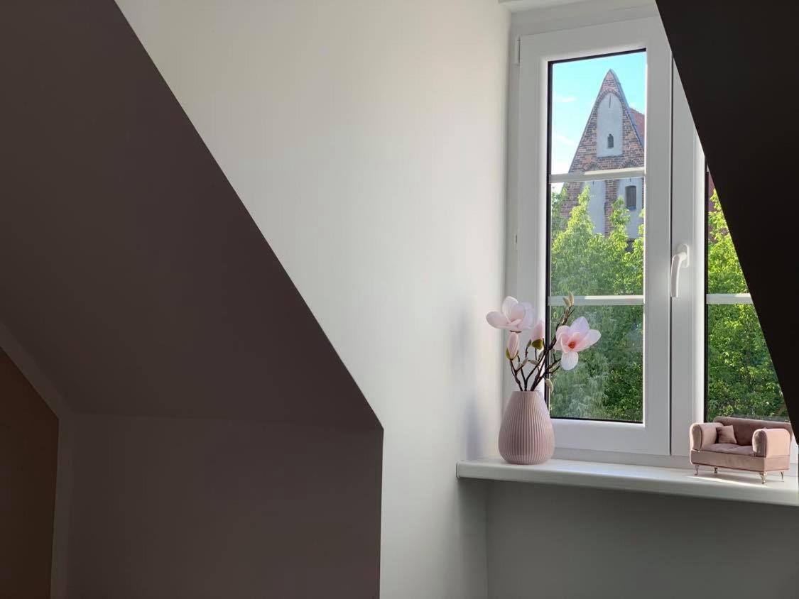 Ferienwohnung Szepty Mansardy Thorn Exterior foto
