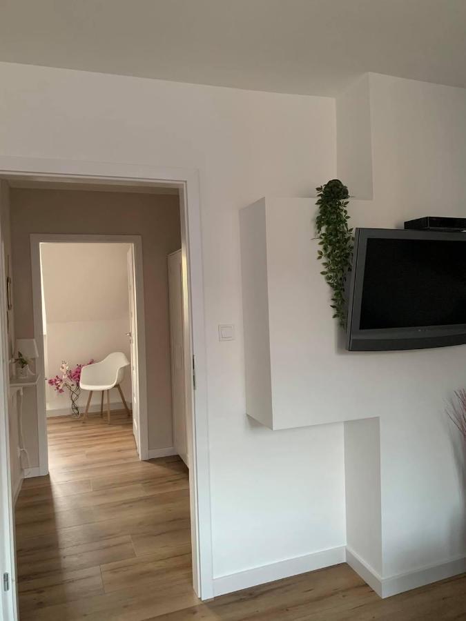 Ferienwohnung Szepty Mansardy Thorn Exterior foto